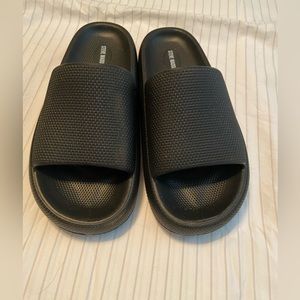 Steve Madden black Slides - Never worn